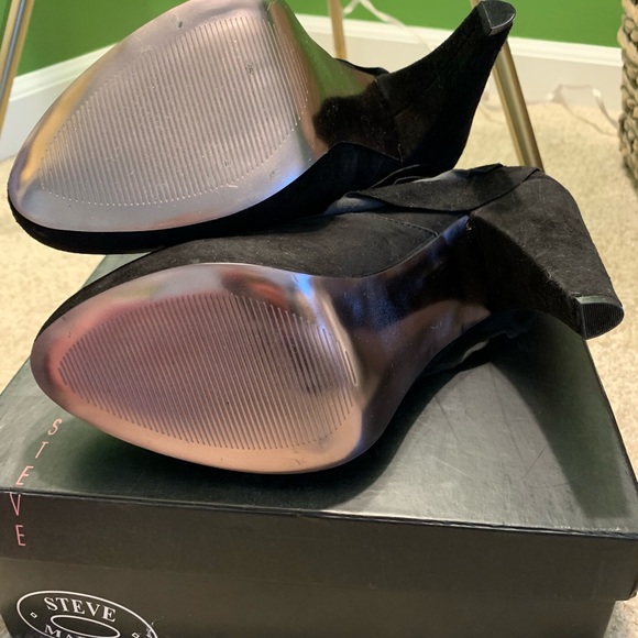 Steve Madden Black Cuddless Bootie - Picture 3 of 6